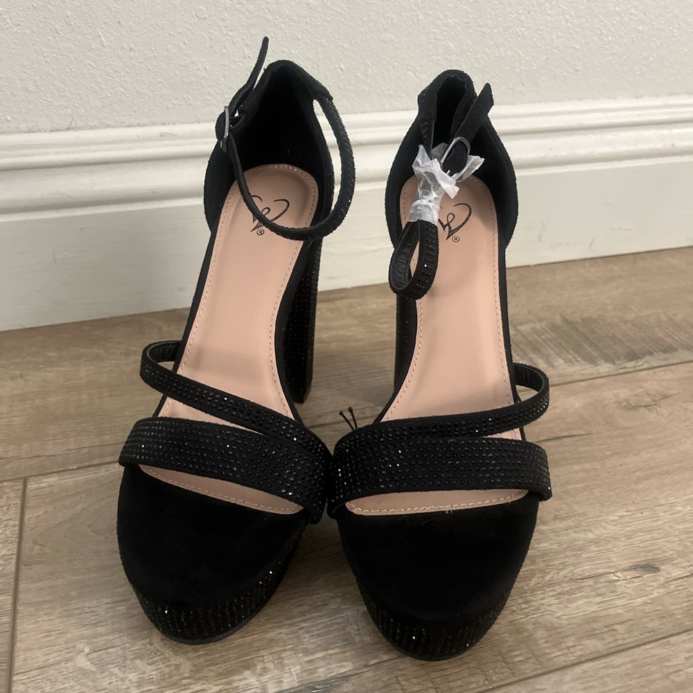 Black bedazzled heels size 6.5